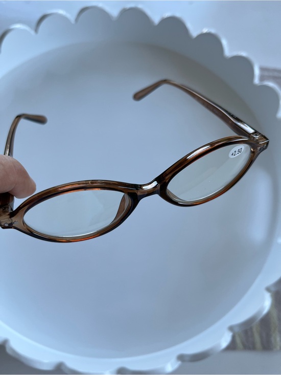 Accessories - 3 pairs of chic oval reader glasses 2.50 magnification